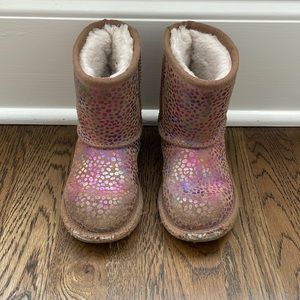 Play condition girls UGG boots size 10